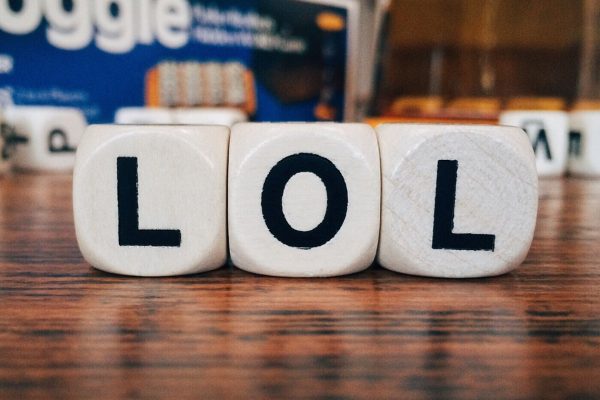 BFF, CAP et IDK : Tout savoir sur ces acronymes hors du commun