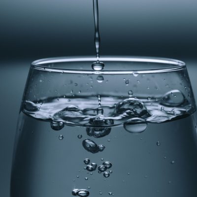 Les fontaines à eau : un investissement essentiel pour votre industrie