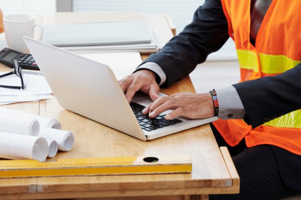 Comment les PME et PMI simplifient la gestion des sous-traitants sur leurs chantiers ?