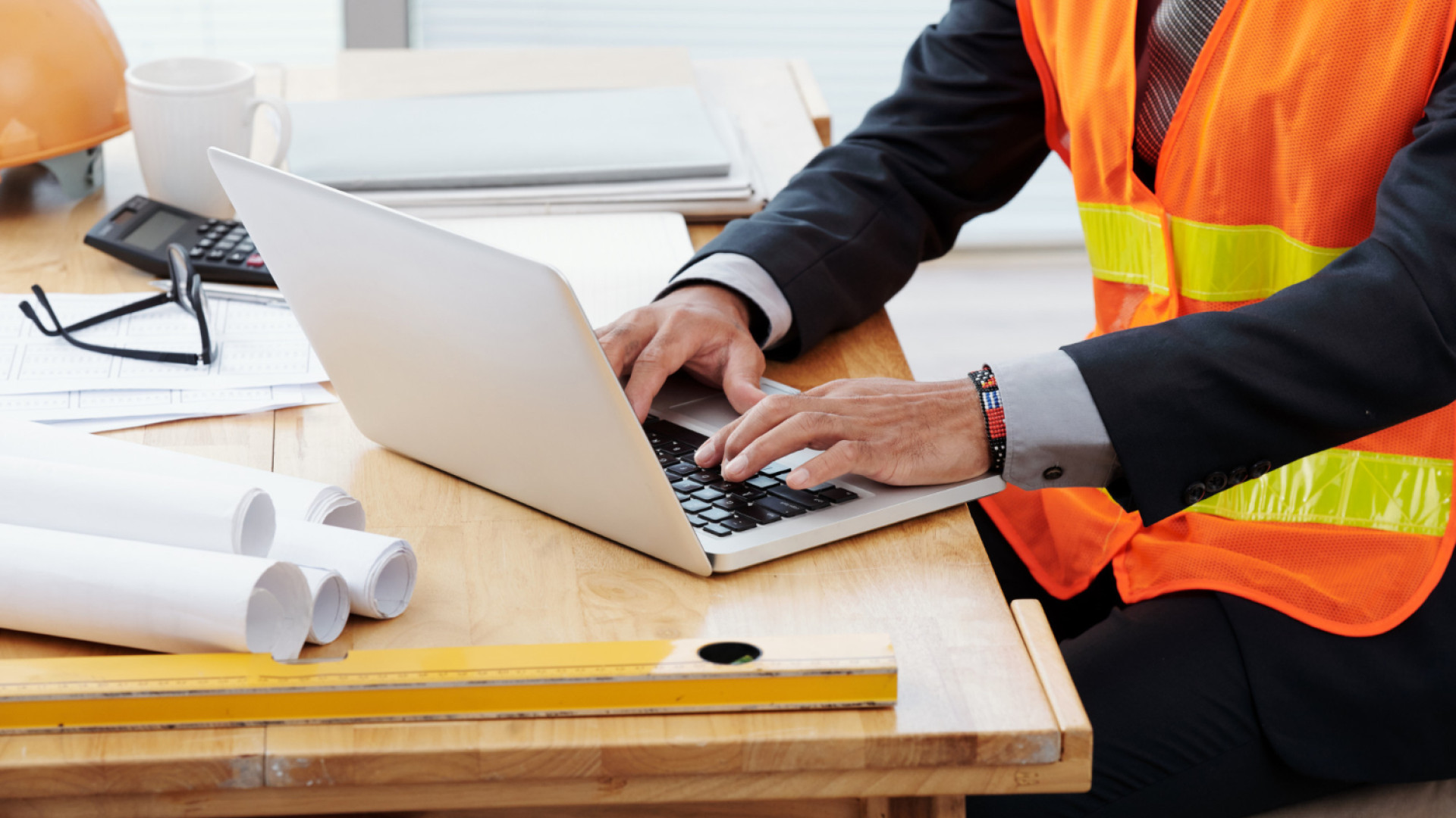 Comment les PME et PMI simplifient la gestion des sous-traitants sur leurs chantiers ?